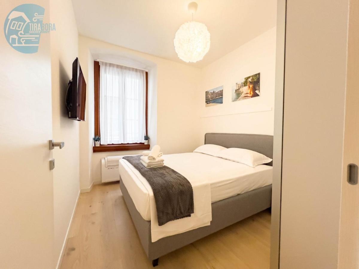 Piazza Della Borsa 3b Tirabora Short Rent Trieste